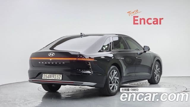 Hyundai Grandeur (GN7) 2