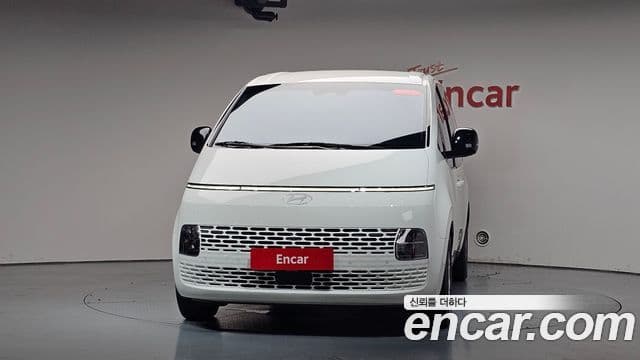 Hyundai Staria 2