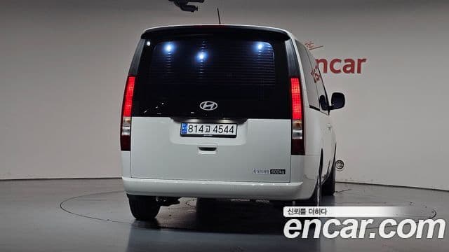 Hyundai Staria 3