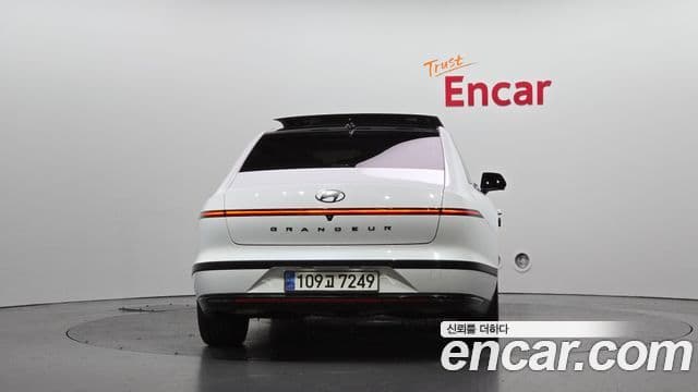 Hyundai Grandeur Hybrid (GN7) 3