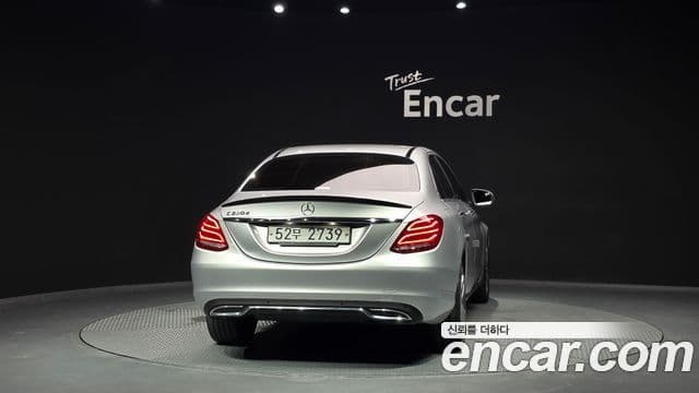 Mercedes-Benz C-Class W205 4
