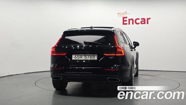 Volvo V60 Cross Country 2nd Gen 4