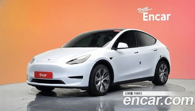 Tesla Model Y 1