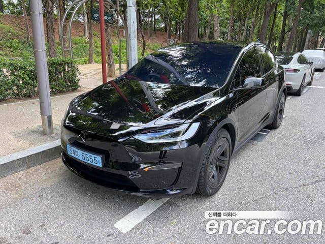 Tesla Model X 1