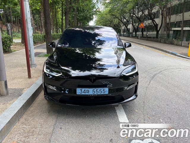 Tesla Model X 3