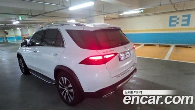Mercedes-Benz GLE-Class W167 4