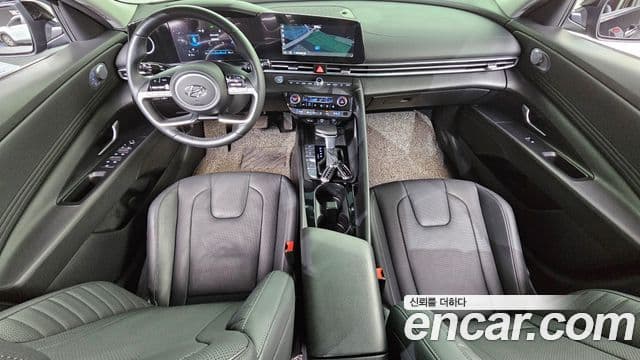 Hyundai Avante (CN7) 4