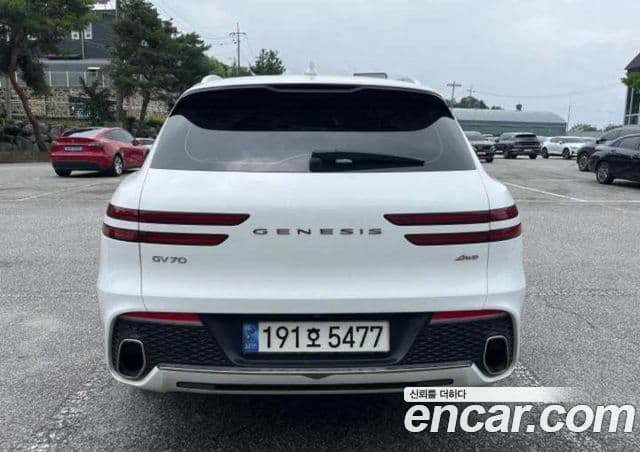 Genesis GV70 3