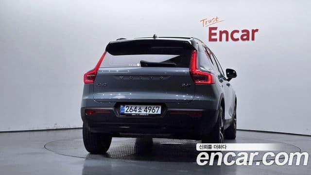 Volvo XC40 4
