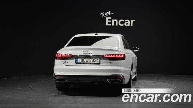Audi A4 (B9) 4