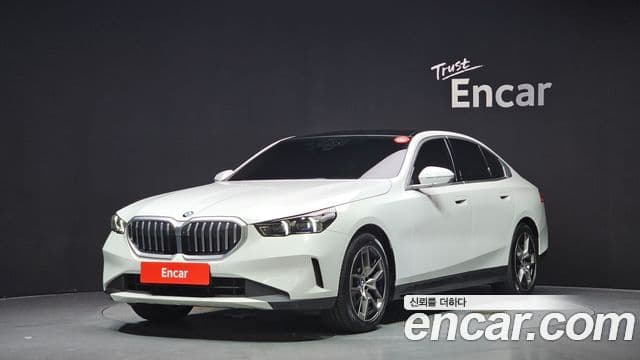 BMW 5 Series (G60)
