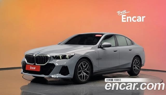 BMW 5 Series (G60)