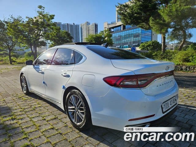 Hyundai Grandeur IG 4