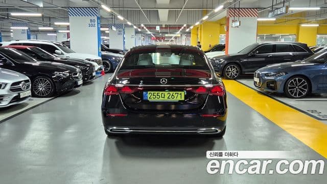 Mercedes-Benz E-Class W214 3