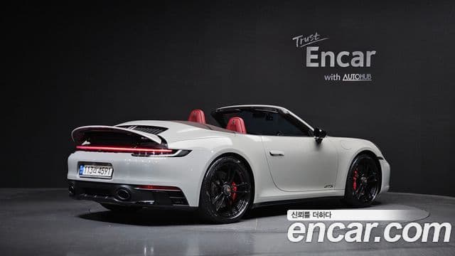 Porsche 911 (992) 2