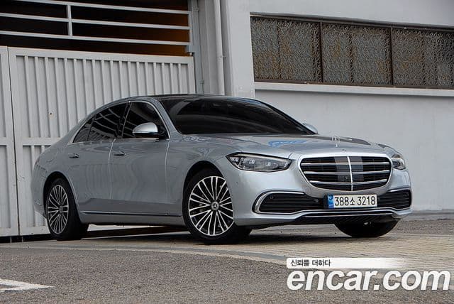 Mercedes-Benz S-Class W223 4