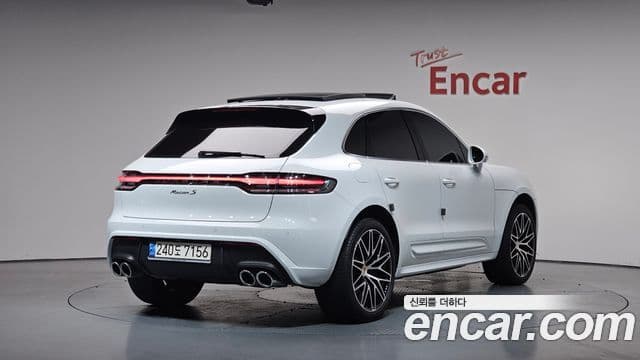 Porsche Macan 2