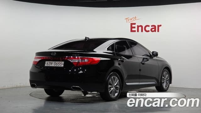 Hyundai Grandeur HG 2