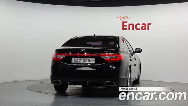Hyundai Grandeur HG 4