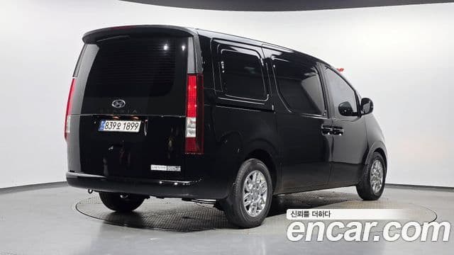 Hyundai Staria 2