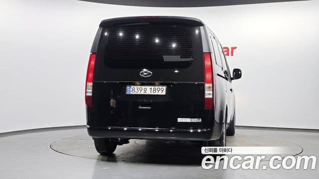 Hyundai Staria 4