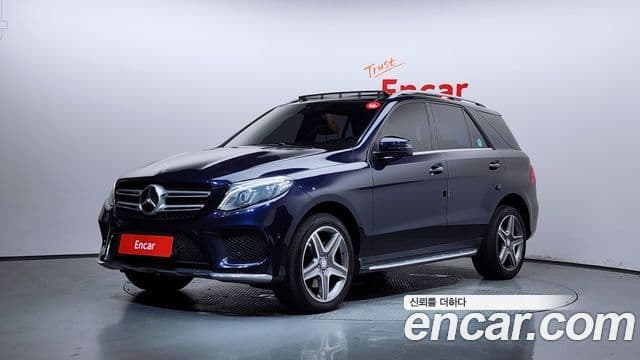 Mercedes-Benz GLE-Class W166 1