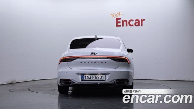 Hyundai The New Grandeur IG Hybrid 4
