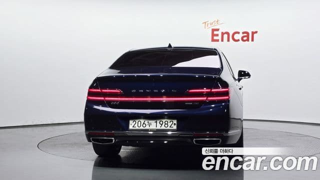 Genesis G90 4