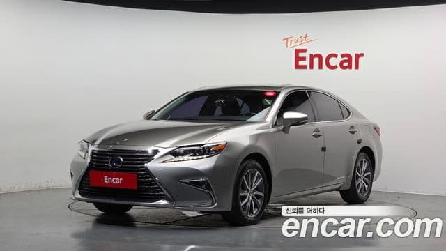 Lexus New ES300h 1