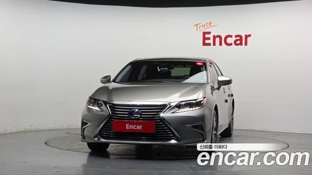 Lexus New ES300h 3
