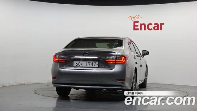 Lexus New ES300h 4