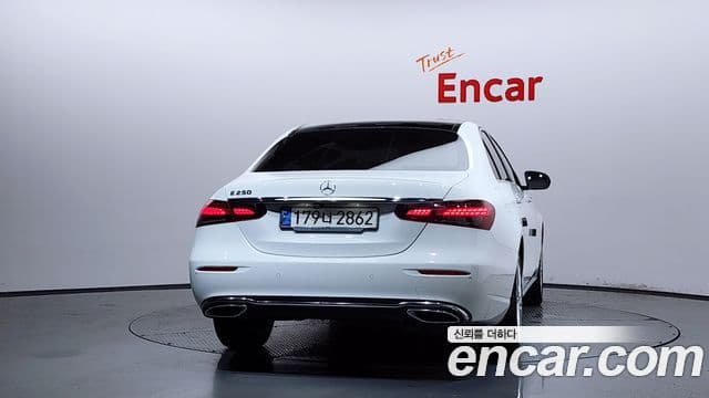 Mercedes-Benz E-Class W213 3