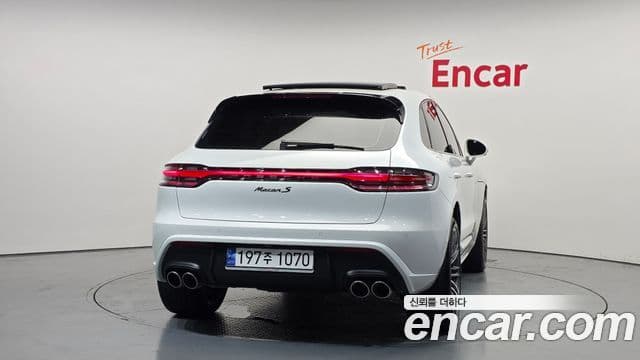 Porsche Macan 3
