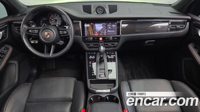 Porsche Macan 4