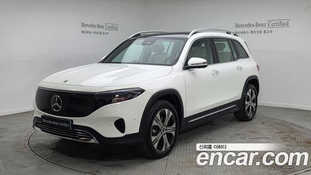 Mercedes-Benz EQB X243