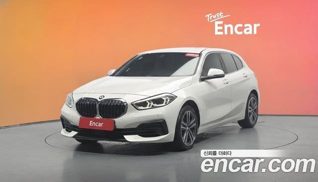 BMW 1 Series (F40) 1