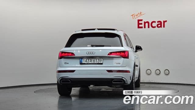 Audi Q5 (FY) 4