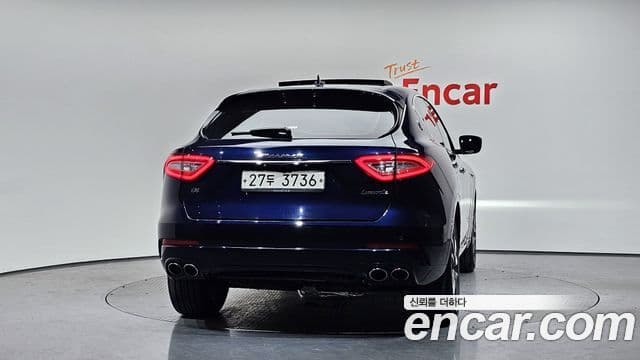 Maserati Levante 4