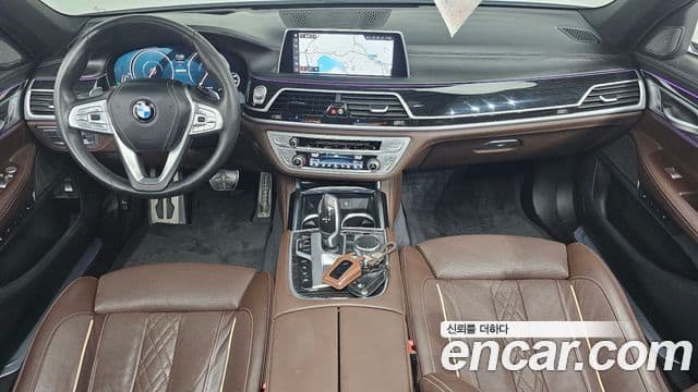 BMW 7 Series (G11) 4