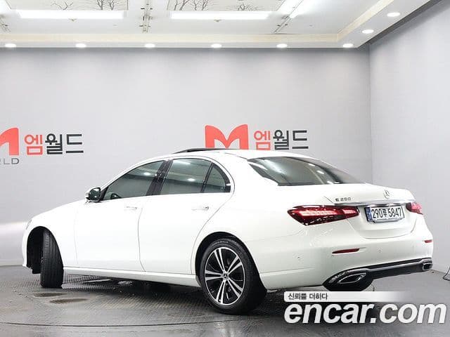 Mercedes-Benz E-Class W213 4