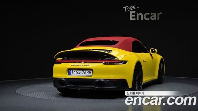 Porsche 911 (992) 4