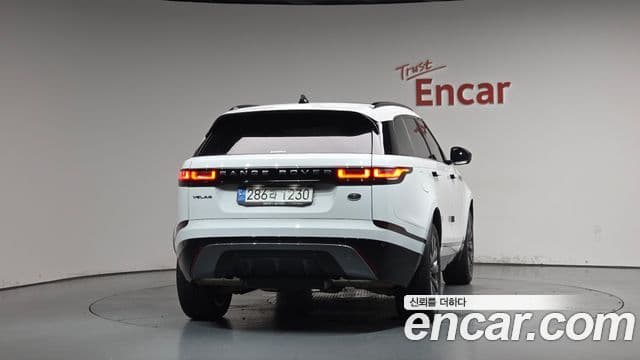 Land Rover Range Rover Velar 3