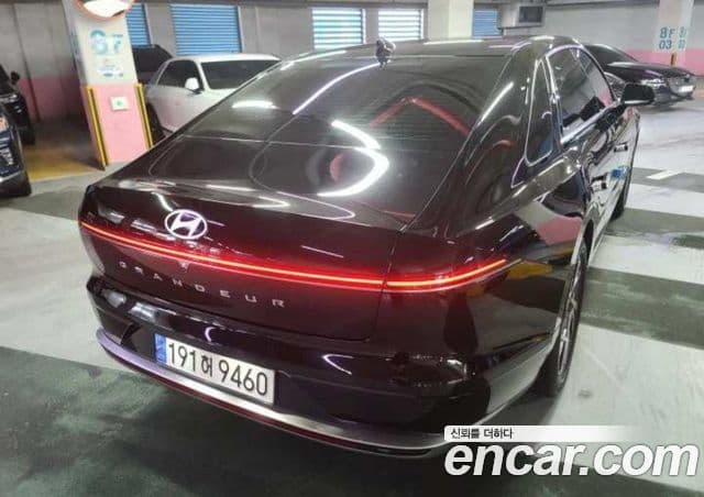 Hyundai Grandeur (GN7) 3
