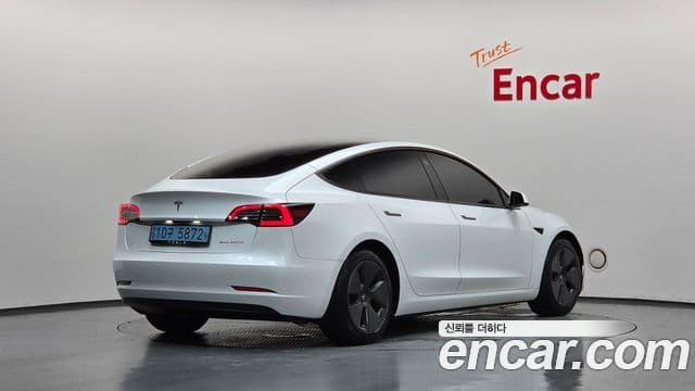 Tesla Model 3 2