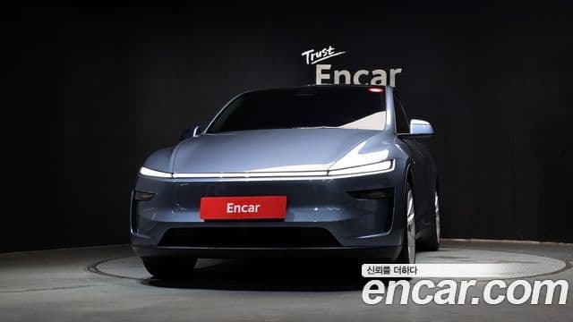 Tesla Model Y 3