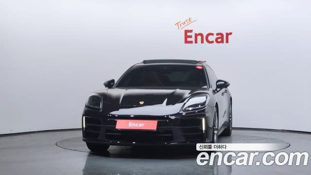 Porsche Panamera (976) 3