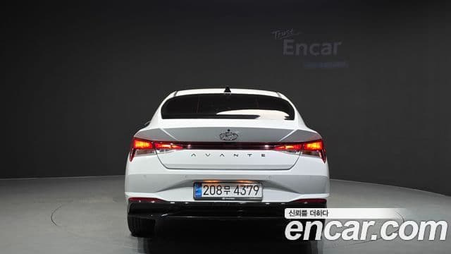 Hyundai Avante Hybrid (CN7) 4