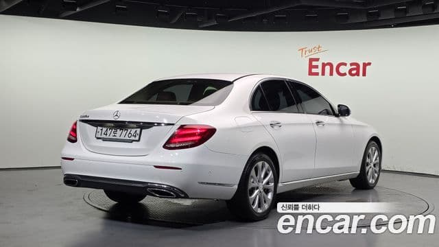Mercedes-Benz E-Class W213 2