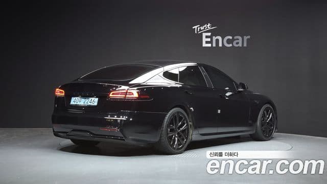 Tesla Model S 2
