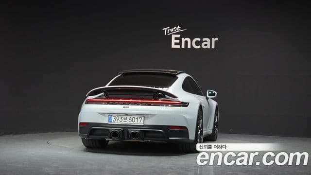 Porsche 911 (992) 4